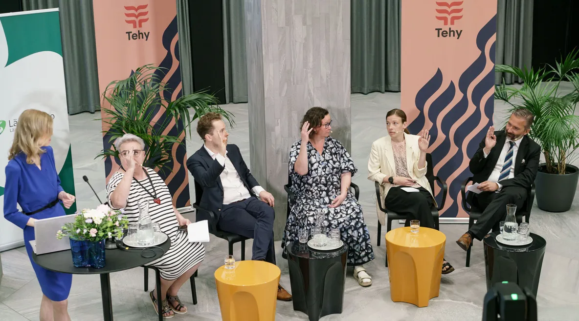 Juontaja Maria Nykänen sekä panelistit Sirpa Pietikäinen, Petri Honkonen, Rosa Meriläinen, Li Andersson ja Fredrik Guseff. 