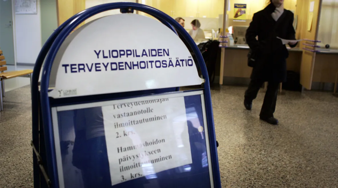 Ylioppilaiden terveydenhoitosäätiön toimipisteen aula