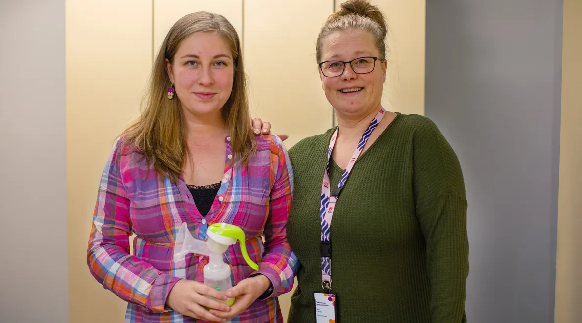 Sairaanhoitaja Anni Kalenius ja osastonhoitaja Niina Kokkola.