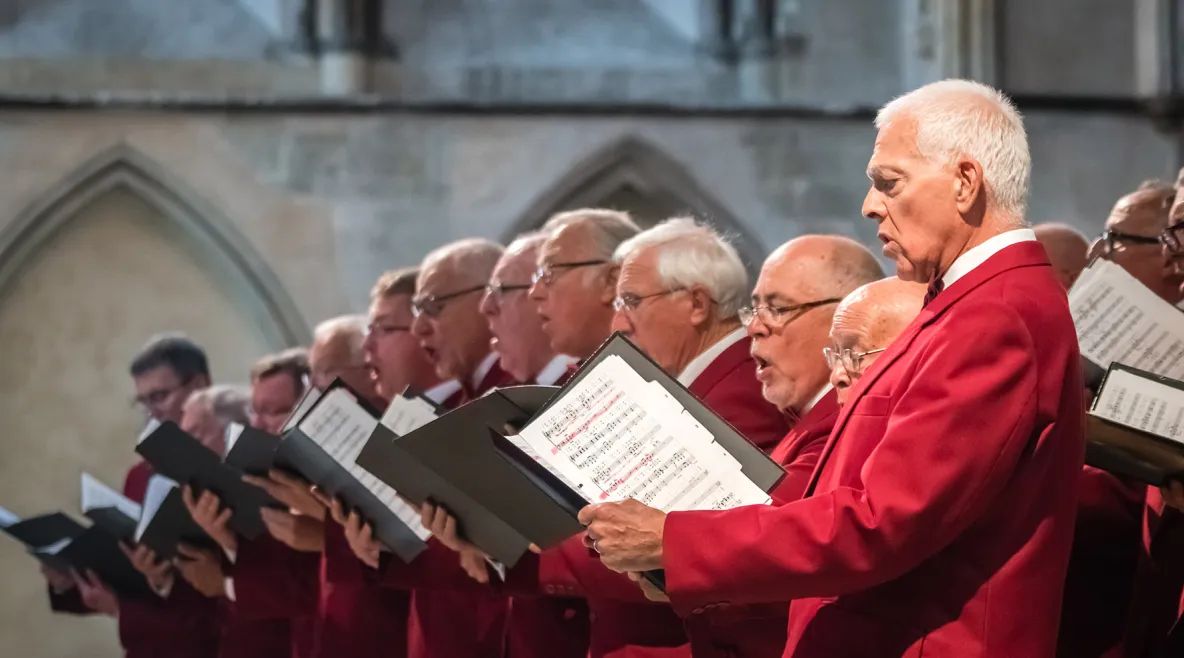 laulu raikaa ja balalaikka ei lakkaa soimasta