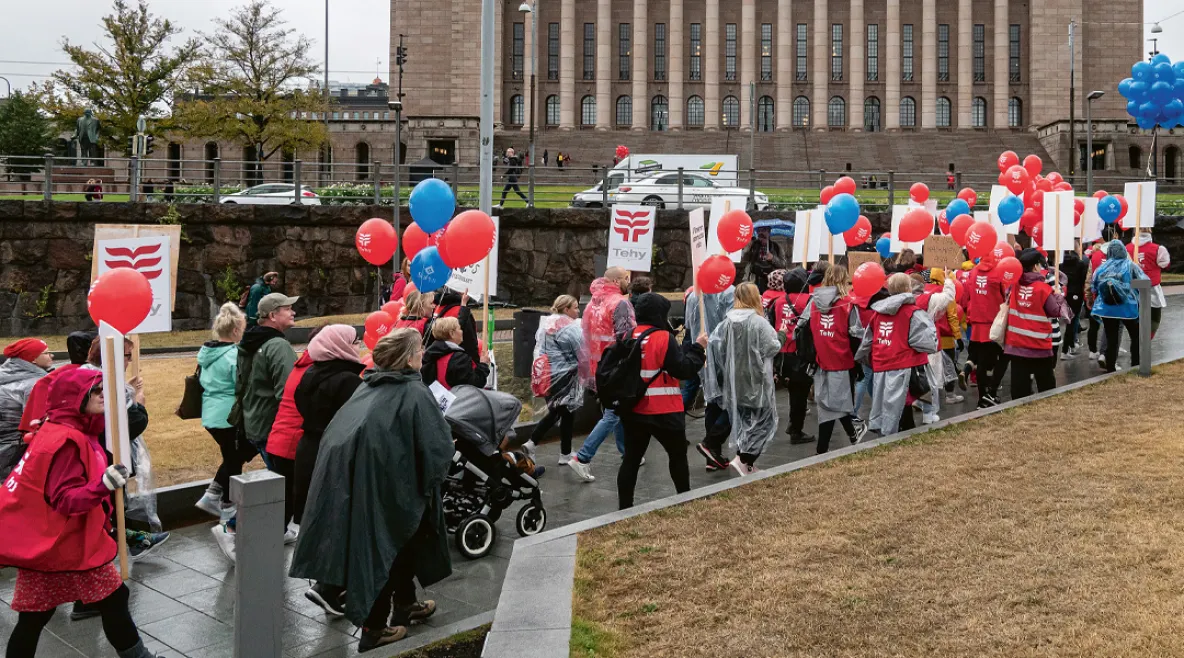 Tehyn mielenilmaus eduskuntatalolla 2022.