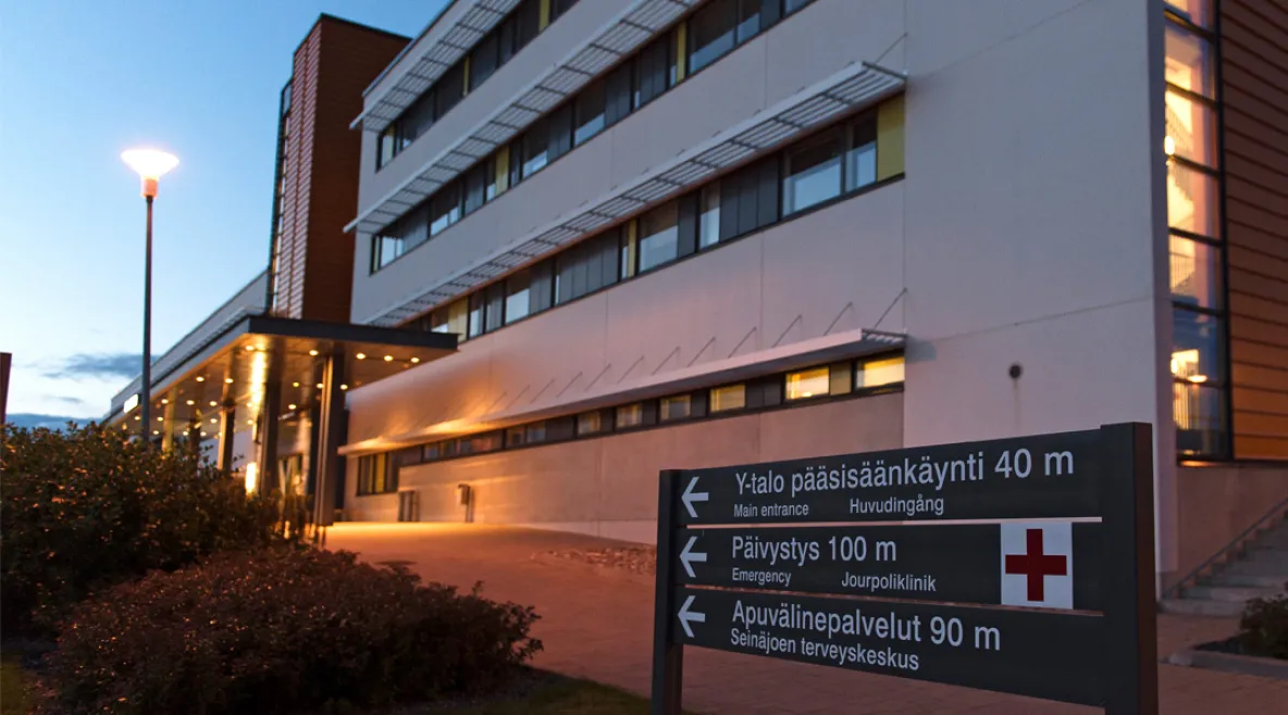 Seinäjoen sairaalan ulkoseinä