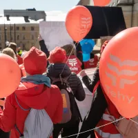 Tehyläisten ja superlaisten mielenosoitus Helsingissä.