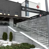 Ulkokuva Kymenlaakson keskussairaalasta talviaikaan.