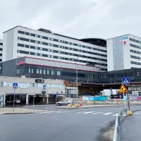 Oulun yliopistollinen sairaala talvella 2022.