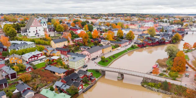 Ilmasta otettu kuva Porvoon keskustasta.