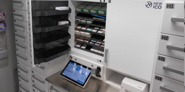 Automaation avulla voi lisätä sairaaloiden lääkitysturvallisuutta. Kuvassa älykäs lääkekaappi.