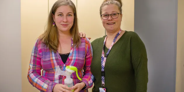 Sairaanhoitaja Anni Kalenius ja osastonhoitaja Niina Kokkola.