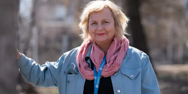 Elina Uusitalo ulkona
