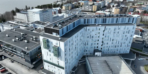  Ulkokuva Vaasan keskussairaalasta, joka on Pohjanmaan hyvinvointialueen ylläpitämä keskussairaala.