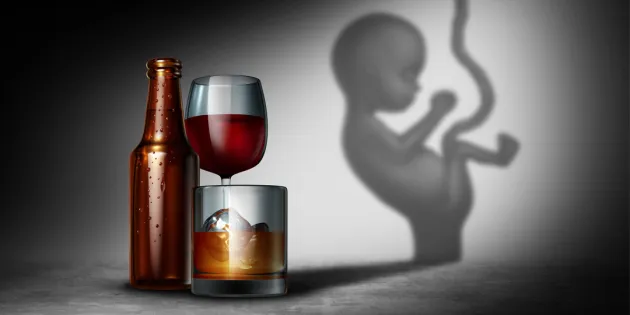 Kolme alkoholijuomaa – olutpullo, viinilasi ja viskilasi – heittävät varjonsa seinälle. Varjo muodostaa sikiön hahmon napanuorineen, symboloiden alkoholin haittoja raskauden aikana.
