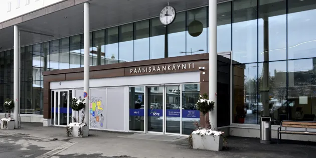 Pohjois-Karjalan keskussairaalan sisäänkäynti.