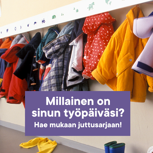 Päiväkodin eteisnaulakossa roikkuu lasten vaatteita.