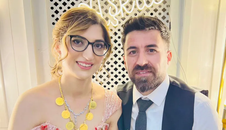 Pinar Sahindal miehensä kanssa.