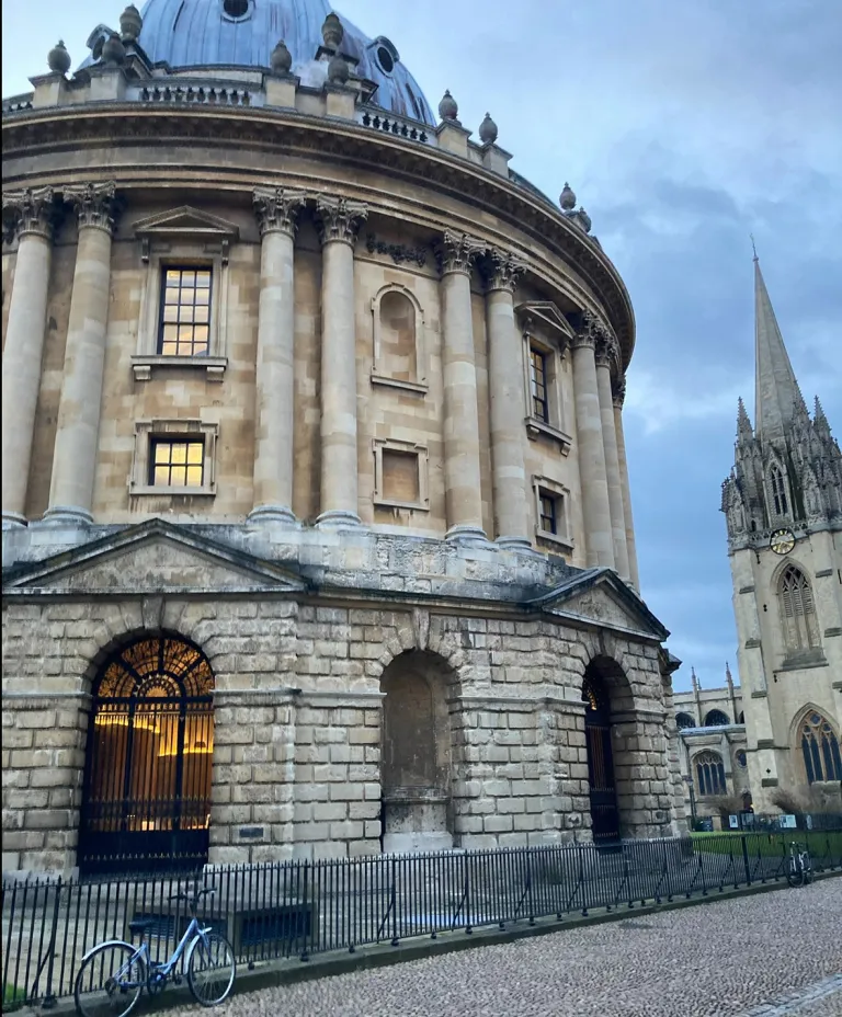 Nähtävyys Radcliffe Camera Oxfordissa.