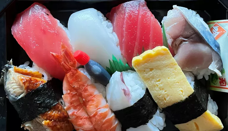 Sushi lajitelma.