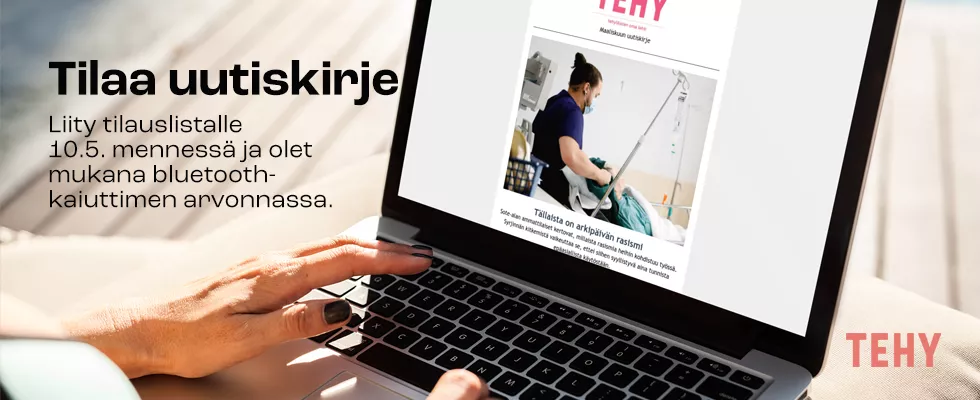 Nainen selaa kannettavalla tietokoneella Tehy-lehden uutiskirjettä.