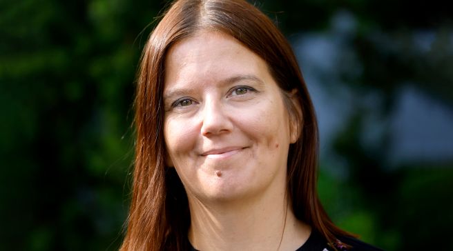 Kasvokuva Marjaana Kaurasesta.