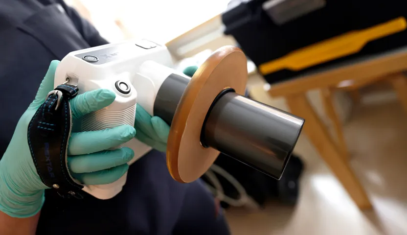 Kannettava rötgenlaite.