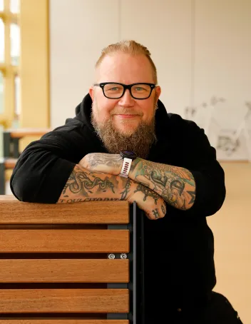 Sairaanhoitaja Ville Päivärinta.