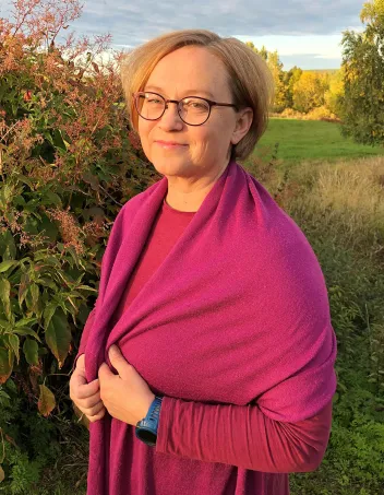 Minna Rantapää juhlamekossa.